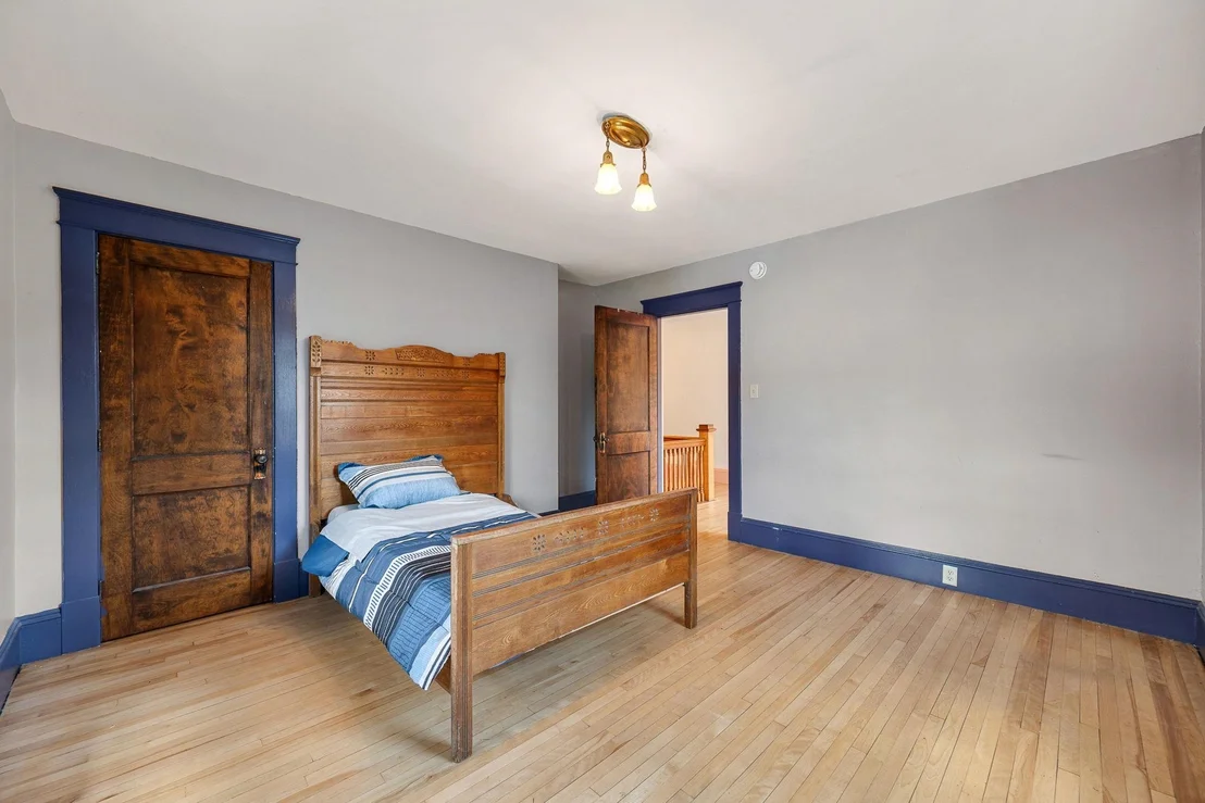 Photo of 173 Central