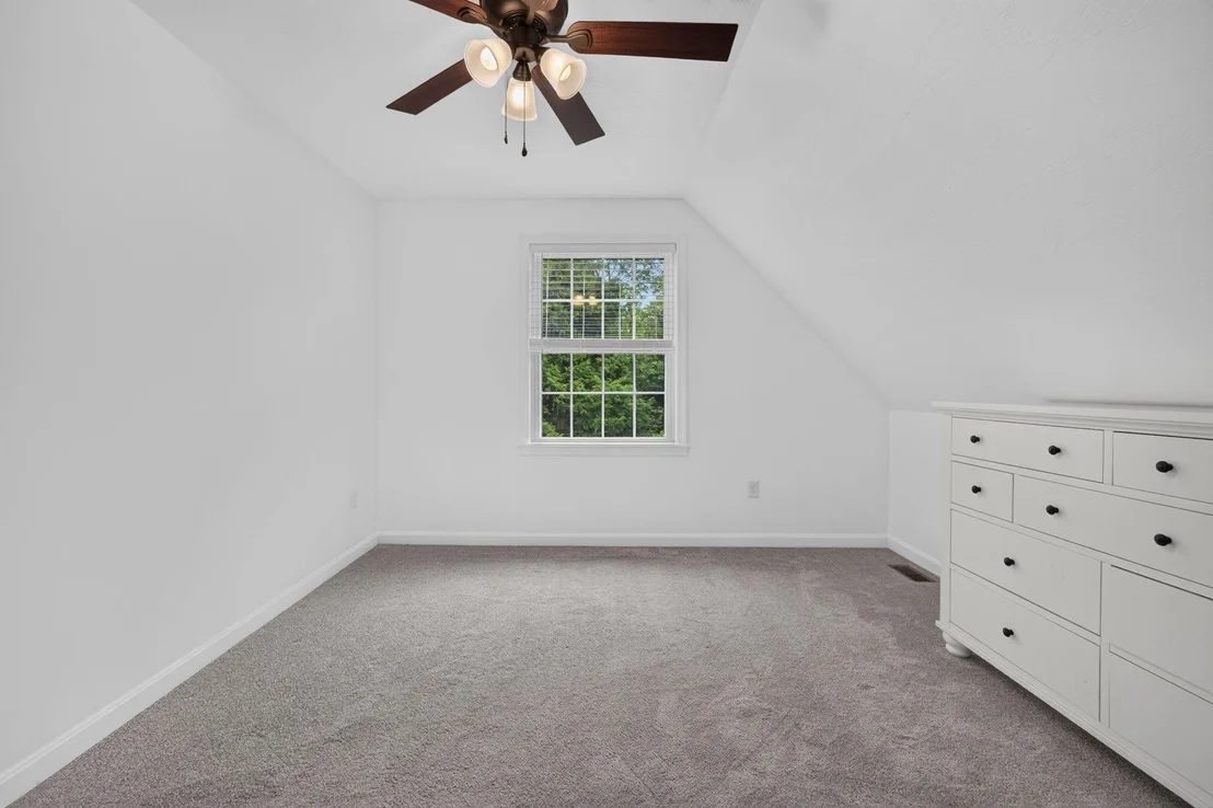Photo of 992 Beauty Hill