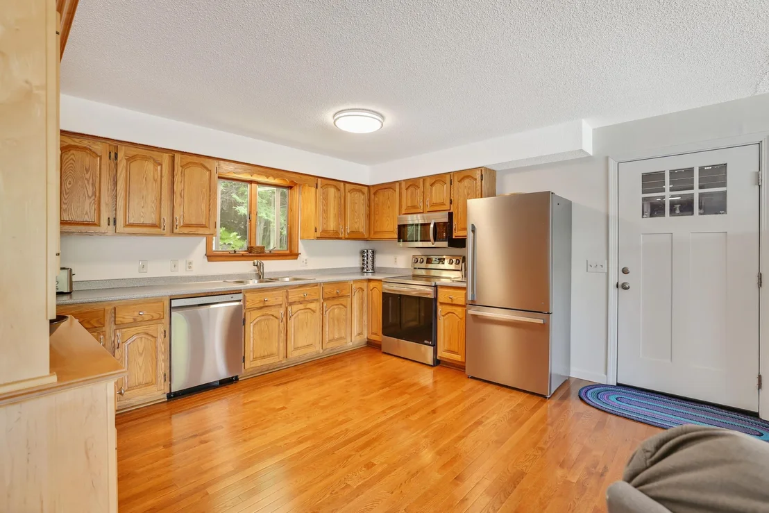 Photo of 370 Lake