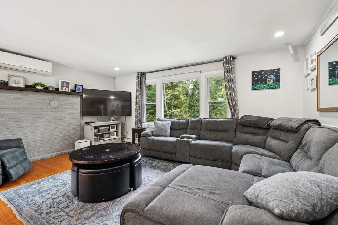 Photo of 37 Riverside