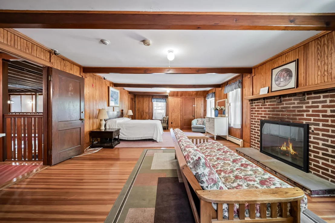 Photo of 28 Pine Colony
