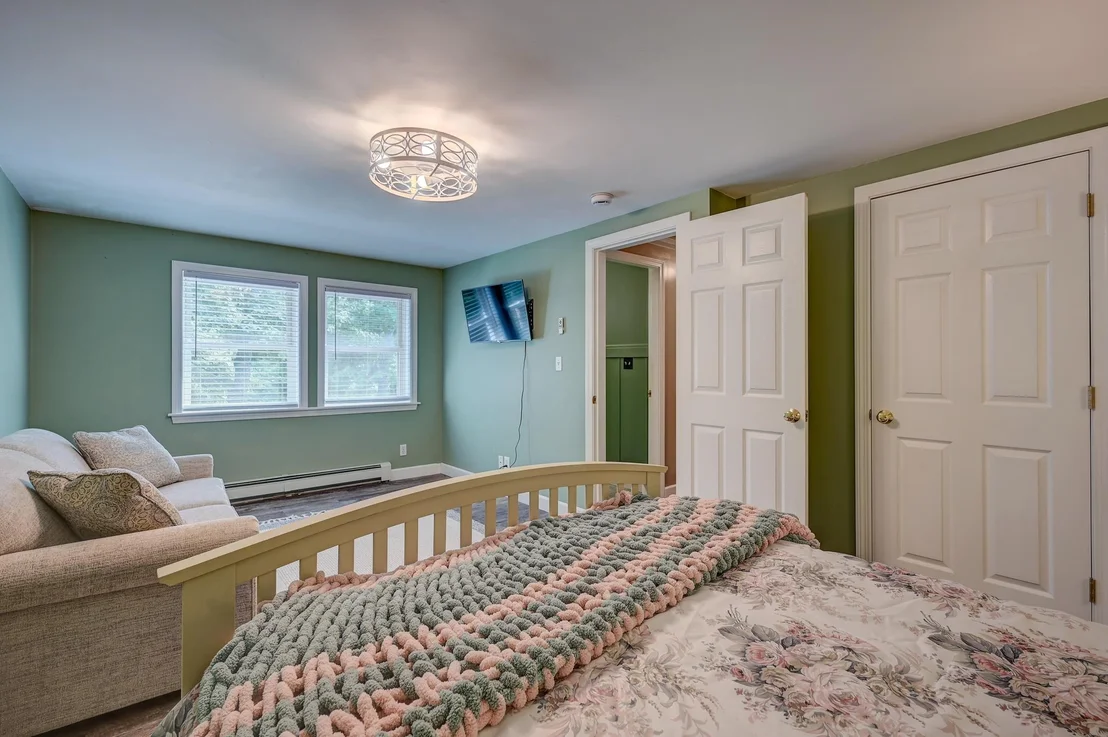 Photo of 633 Cobb Farm