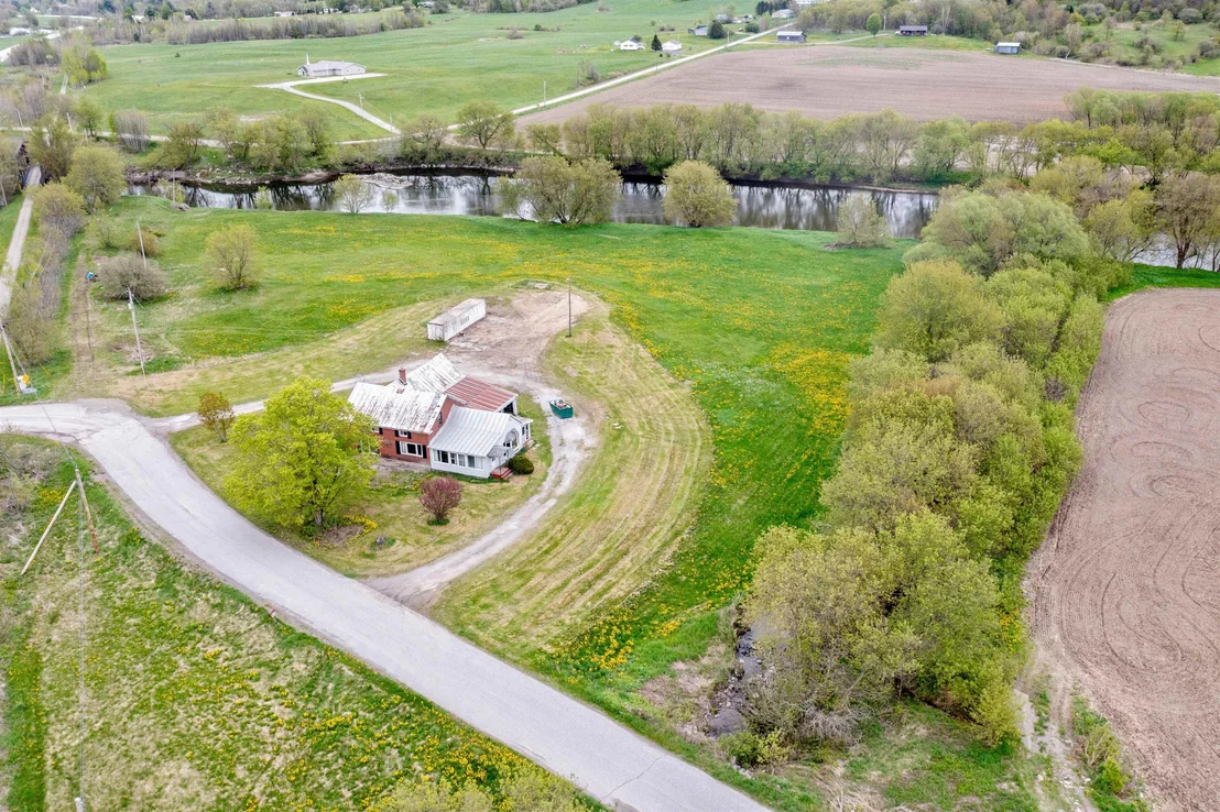 Photo of 560 River
