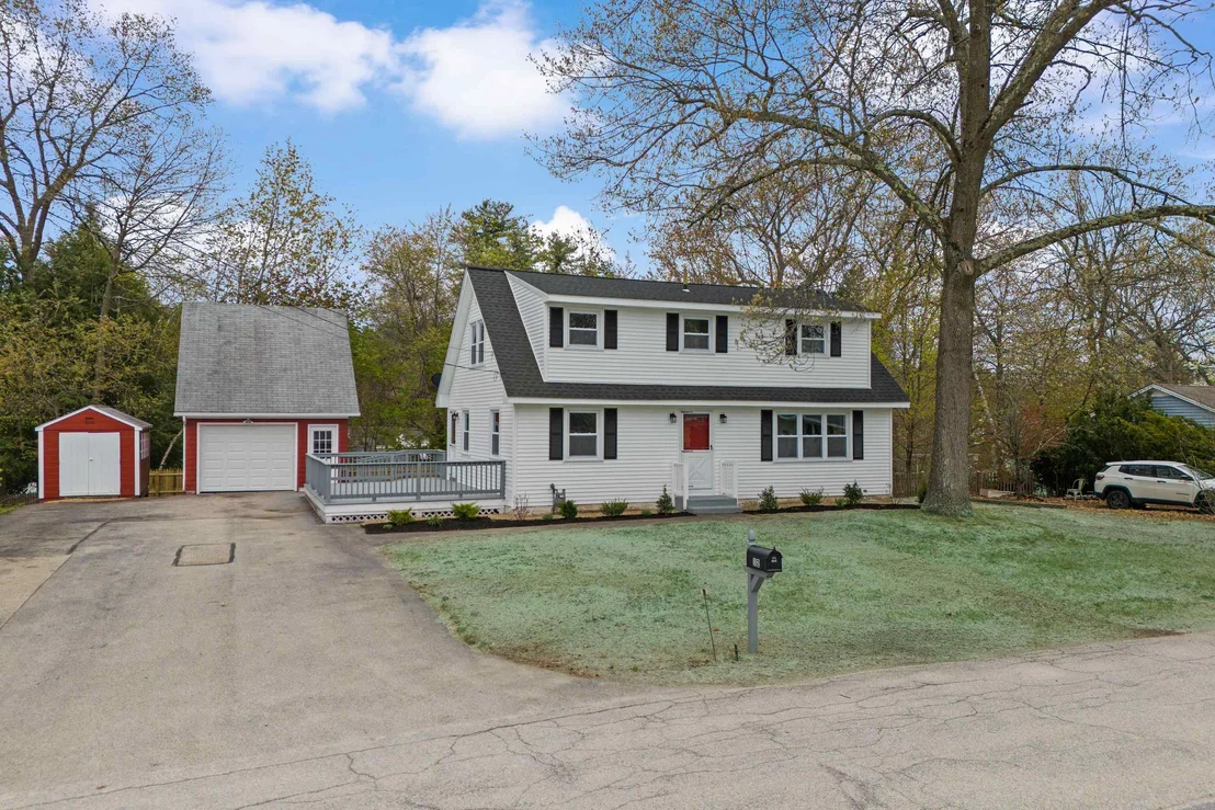 Photo of 12 Hemlock