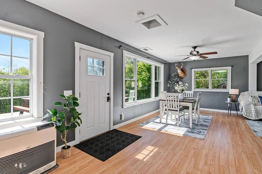 Photo of 559 Valley View