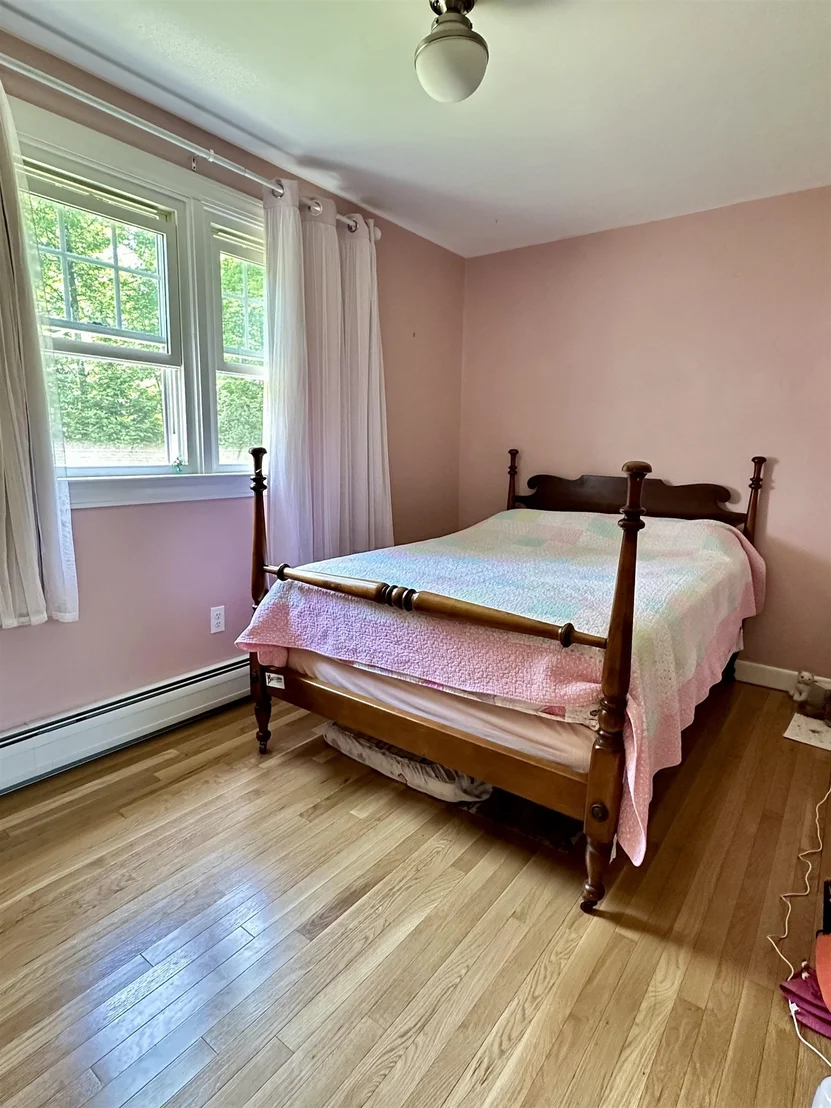 Photo of 720 Pine Banks