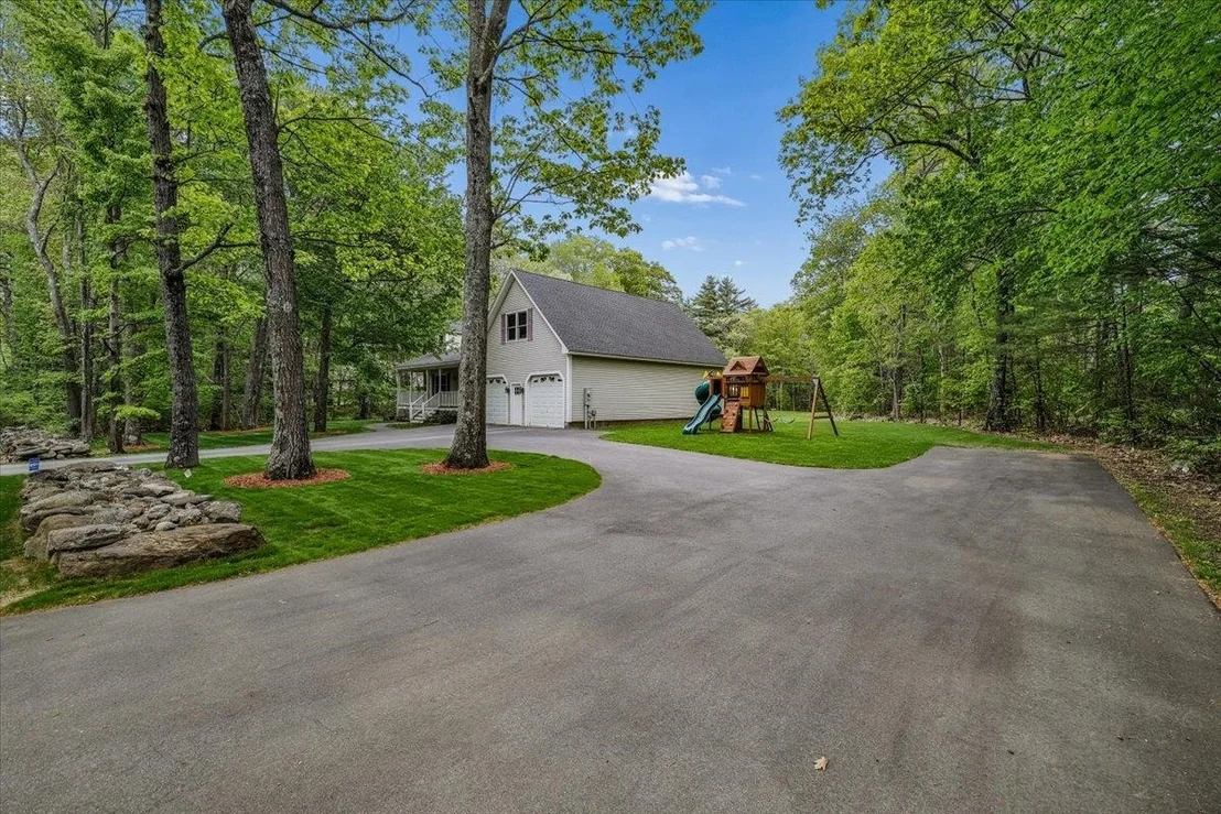 Photo of 186 Woodhill Hooksett