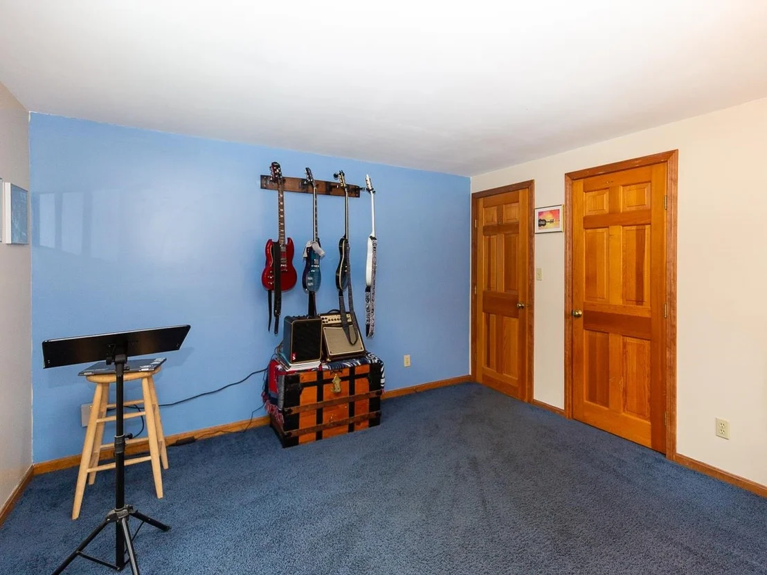 Photo of 8 Laurel