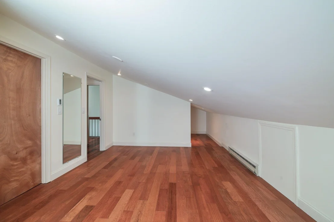 Photo of 4210 Harbor