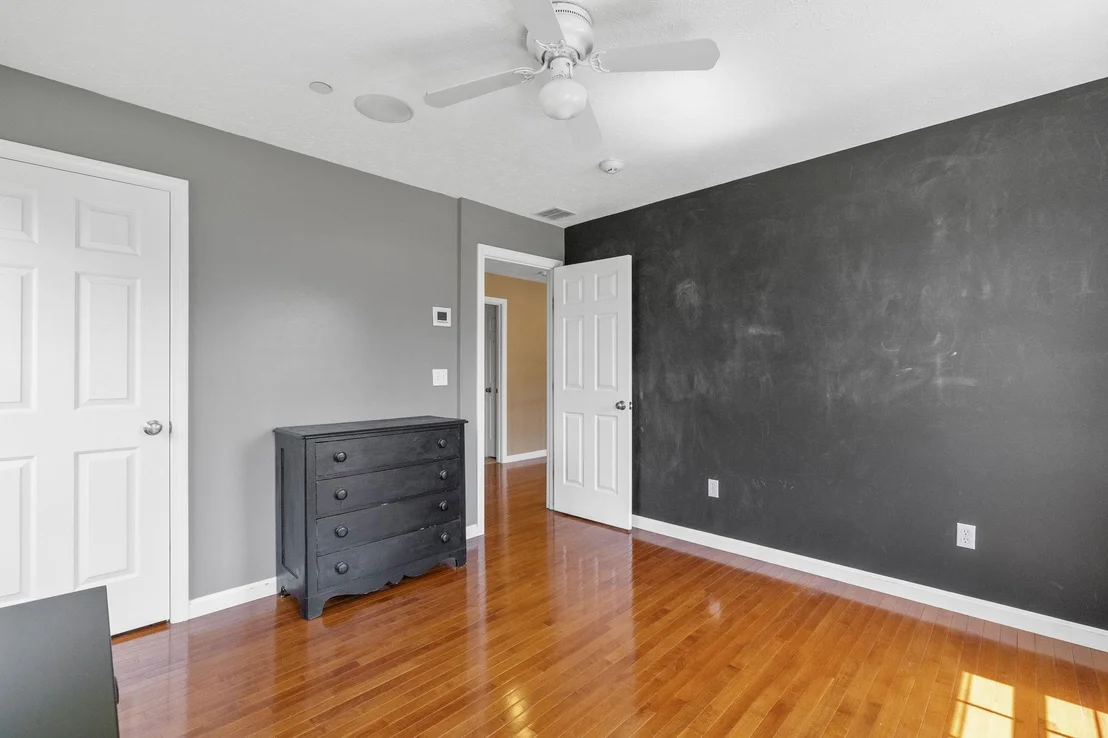 Photo of 17 Mcqueston