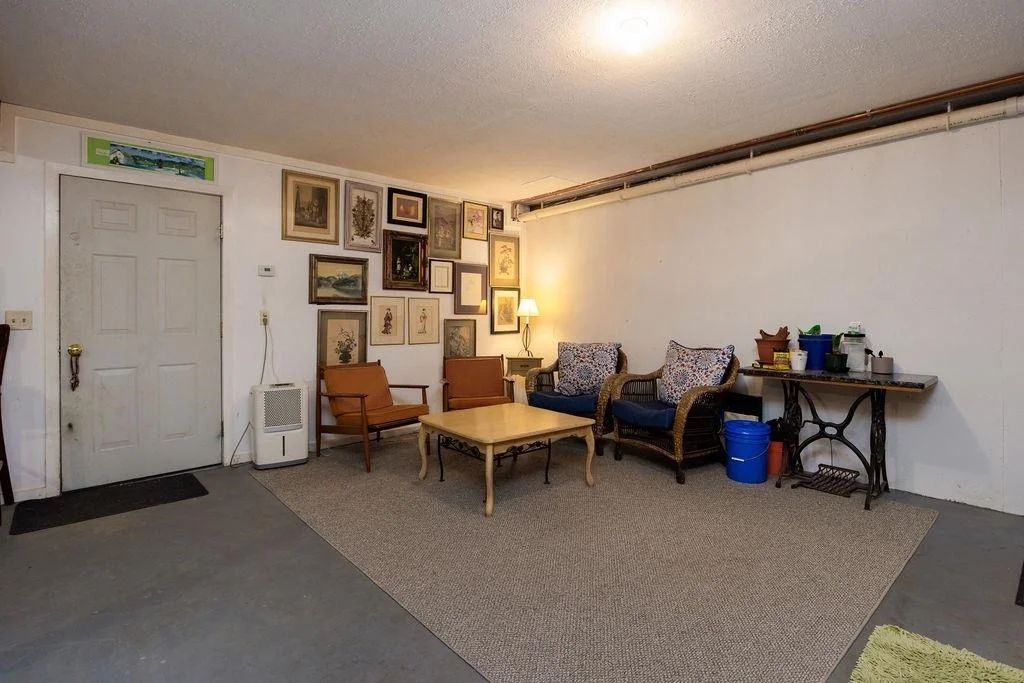 Photo of 3877 Main