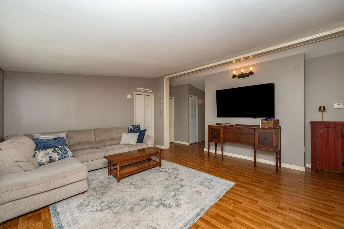 Photo of 446 Emerald