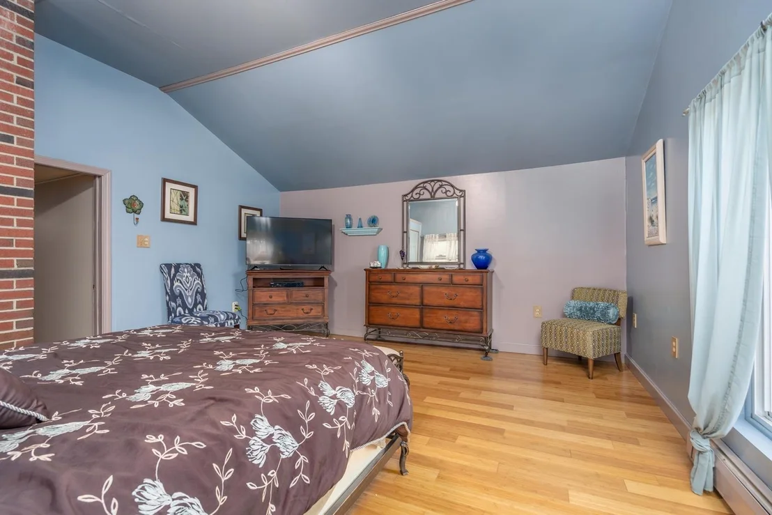 Photo of 140 Mountain View