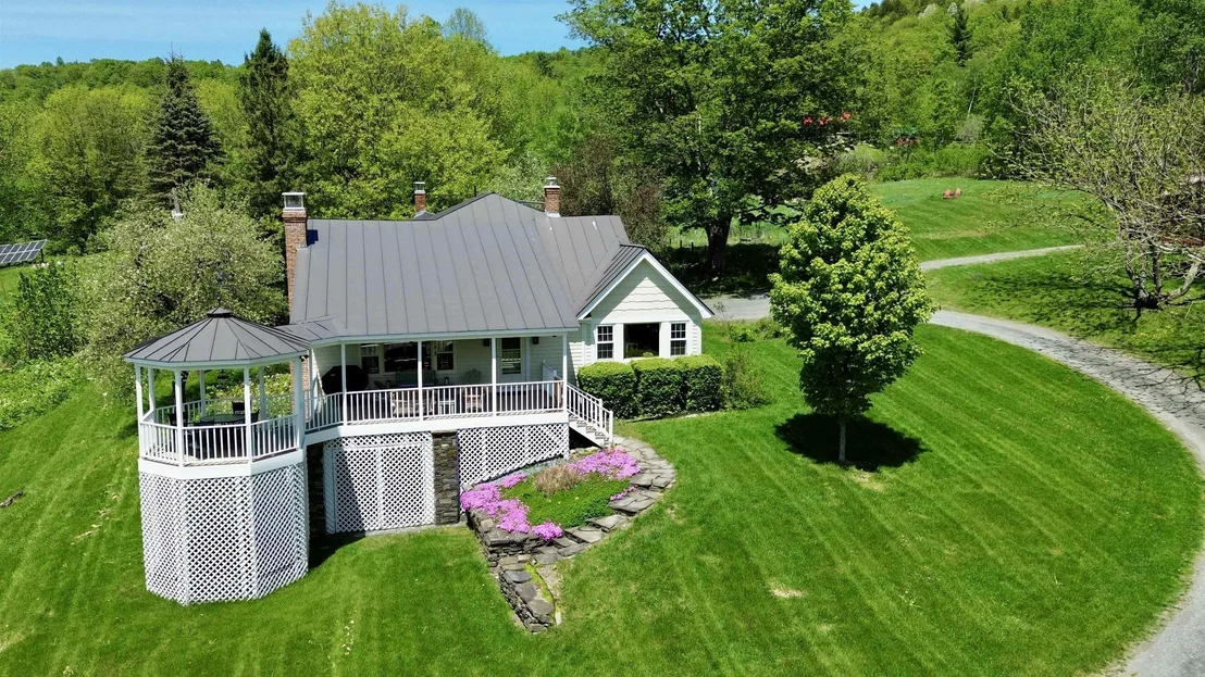 Photo of 441 Rhoades Hill