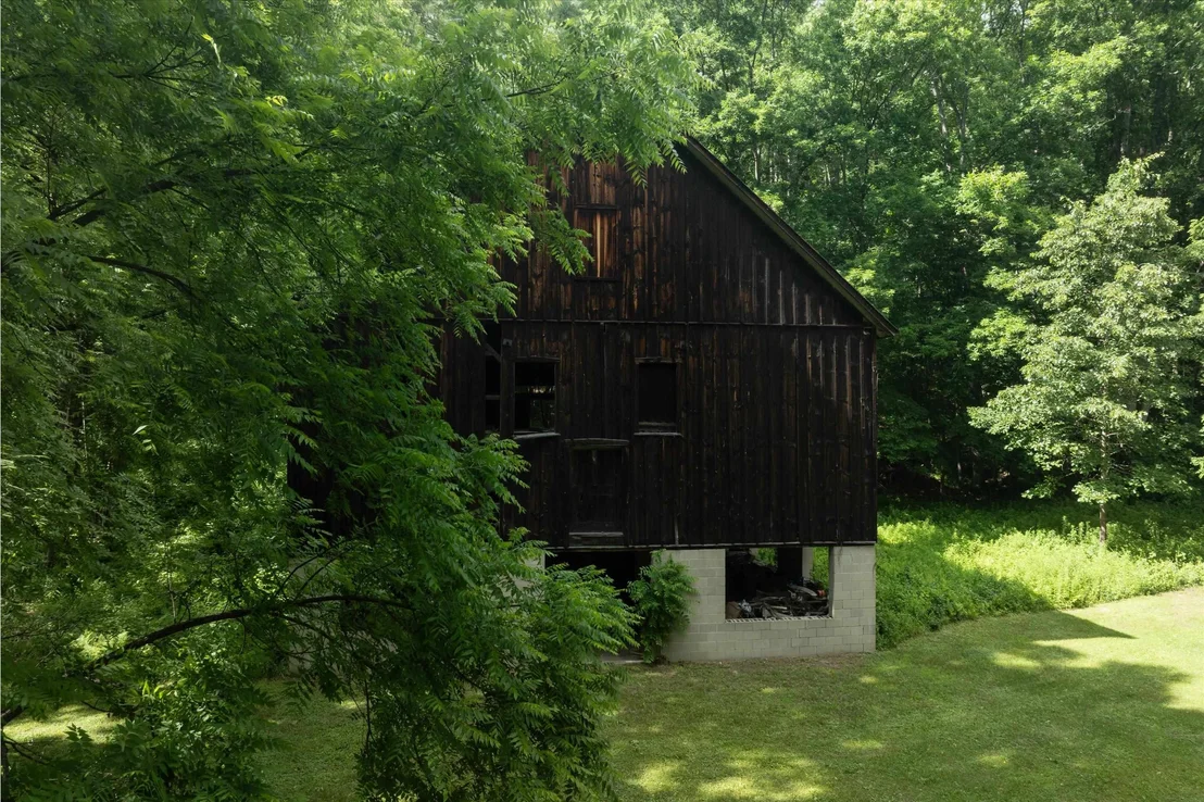 Photo of 225 River Road South