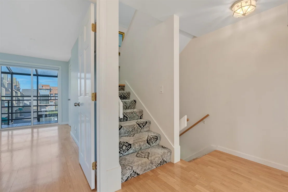 Photo of Unit 7 at 581 Ocean