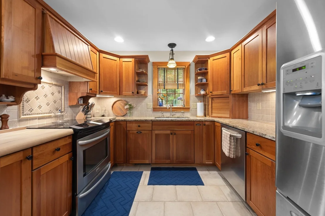 Photo of 33 Arrowhead Point