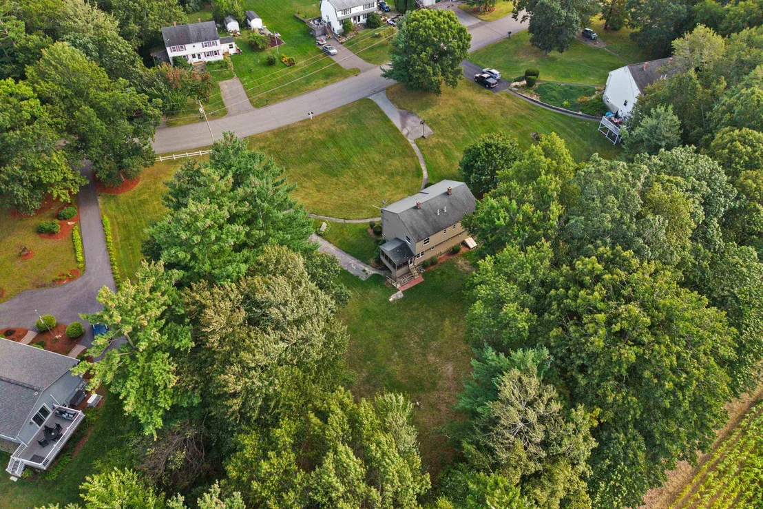 Photo of Unit UNITLUNITR at 31 Juniper