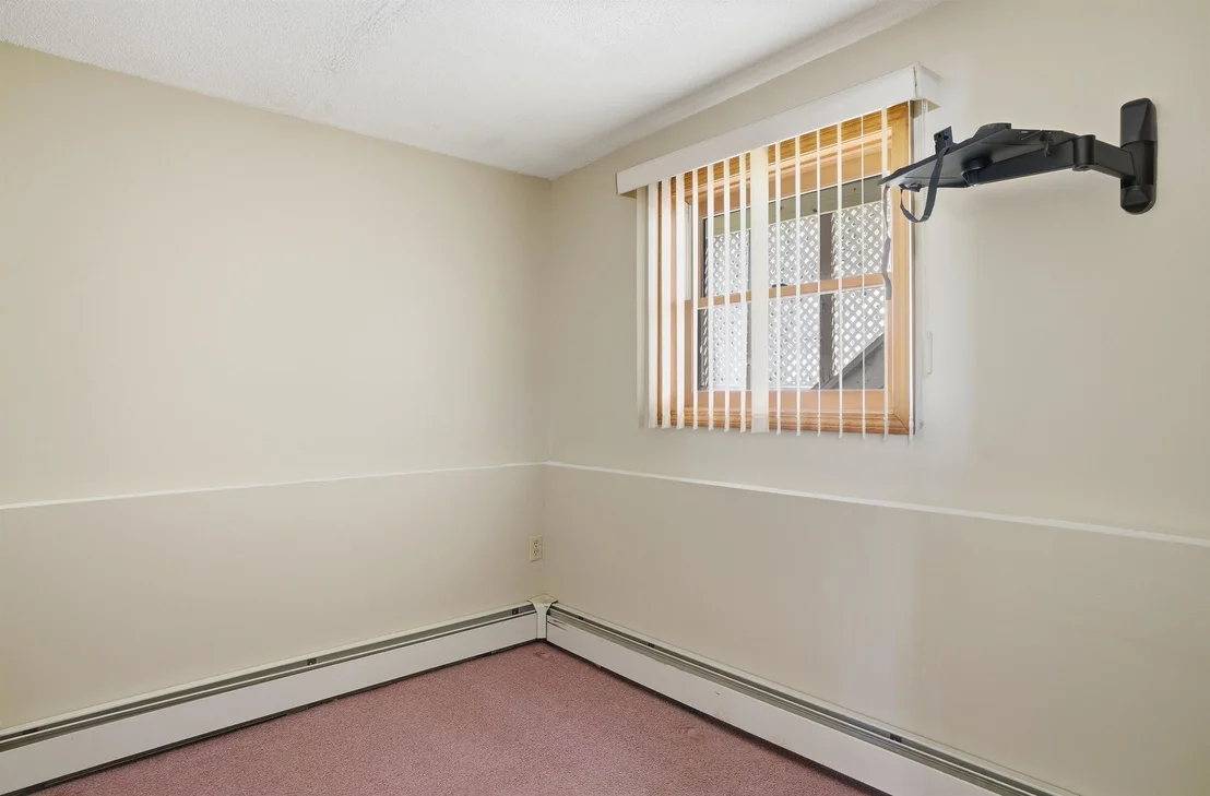 Photo of 8 Old Coach