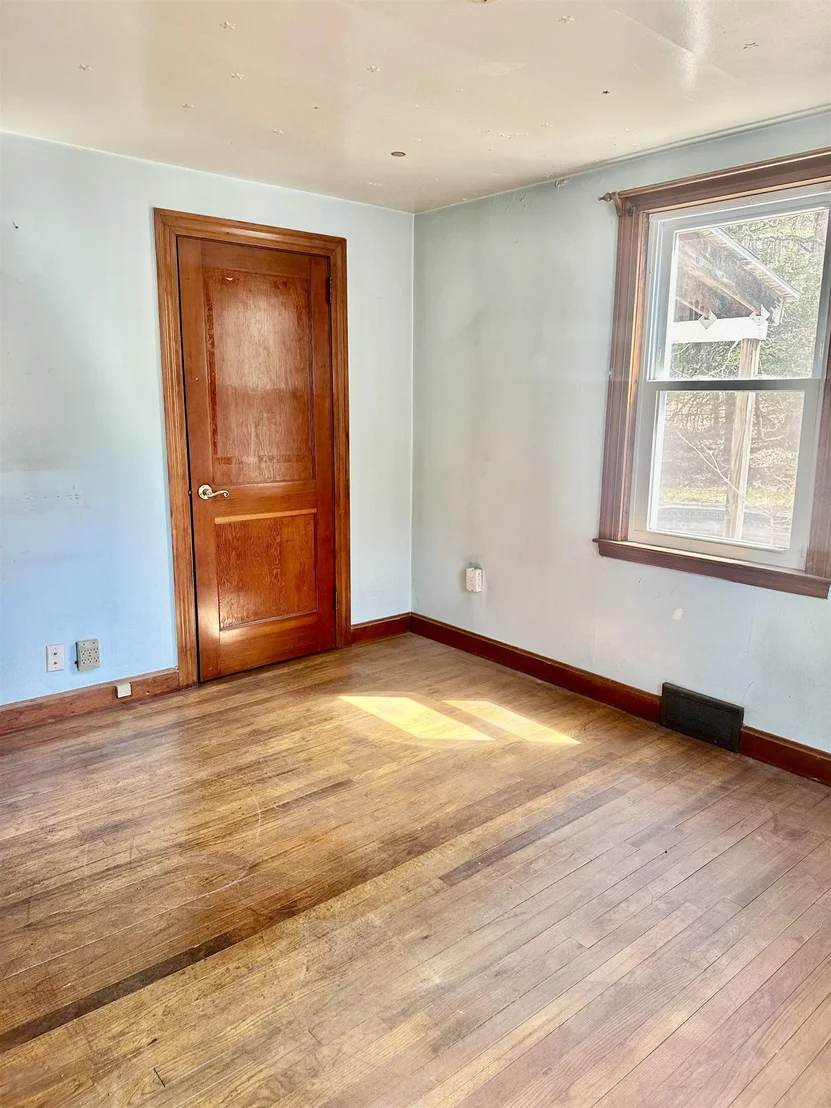 Photo of 1188 Valley