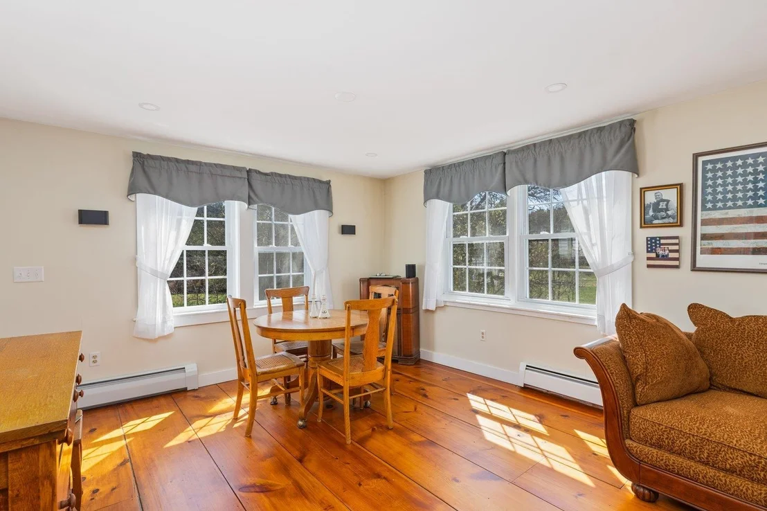 Photo of 660 Forristall