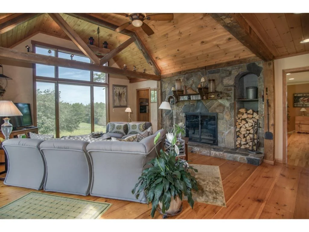 Photo of 323 Breezy Hill