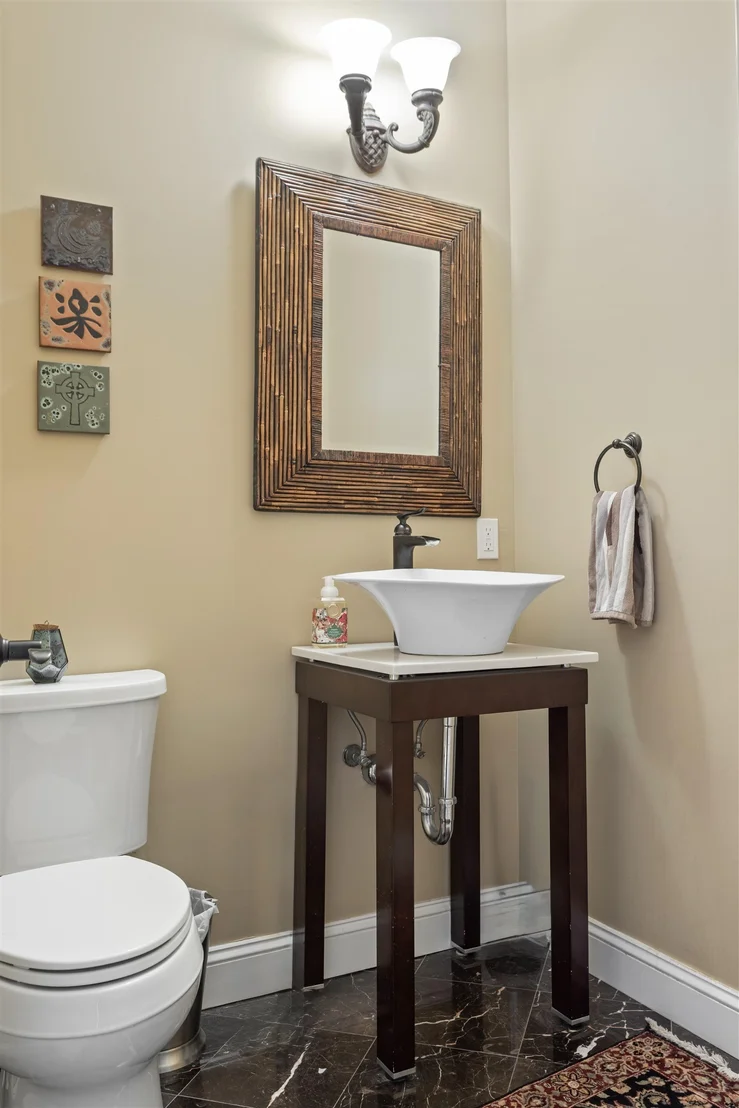 Photo of 3 Whitehorse
