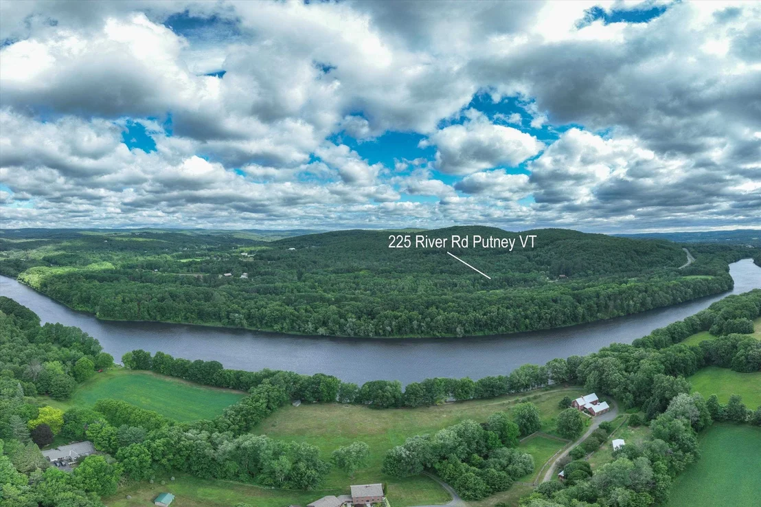 Photo of 225 River Road South