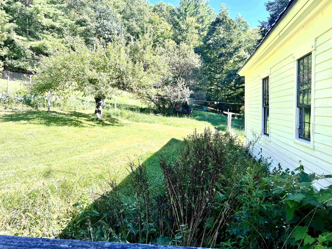 Photo of 575 Somers