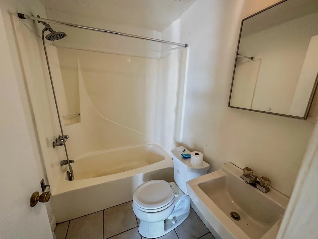 Photo of Unit 7 at 933 Ocean