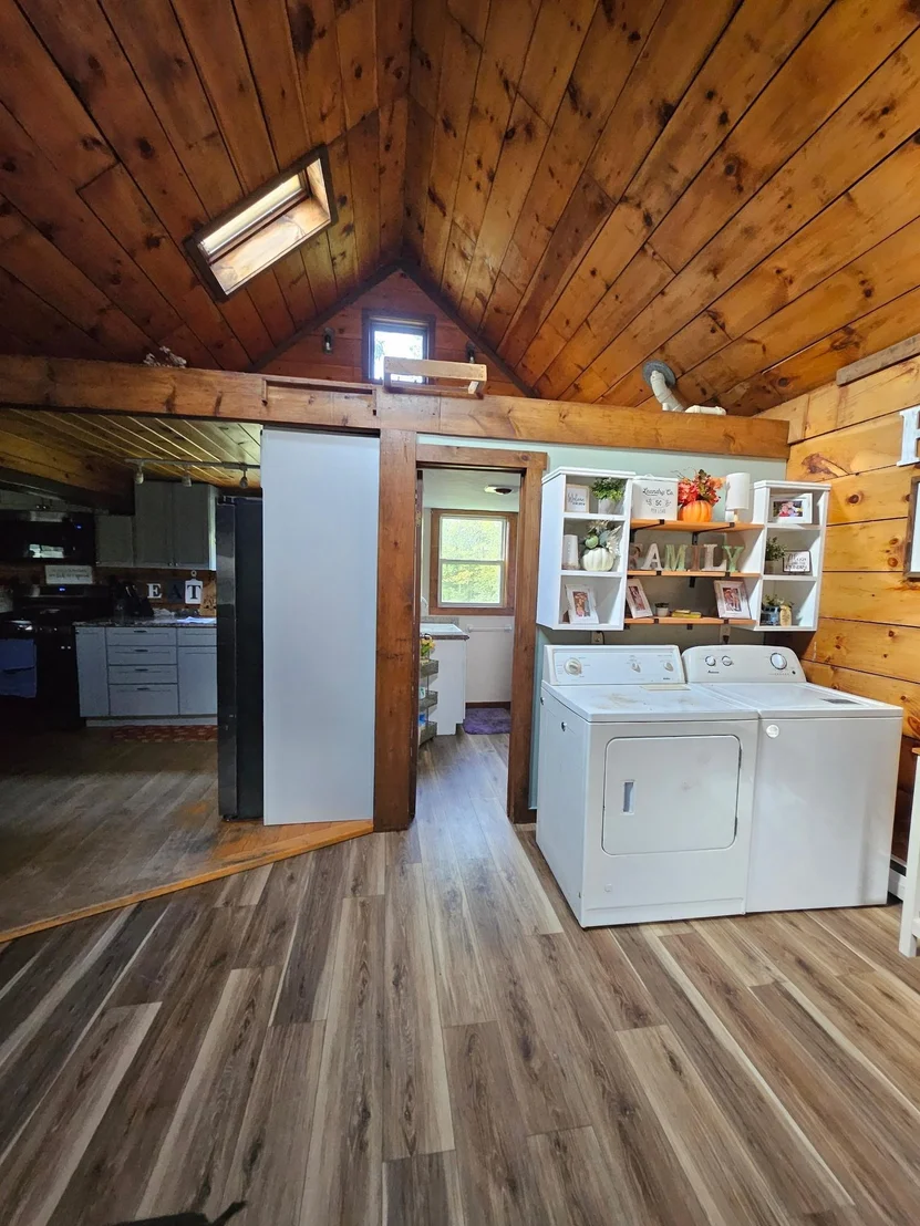 Photo of 731 Howard Hill