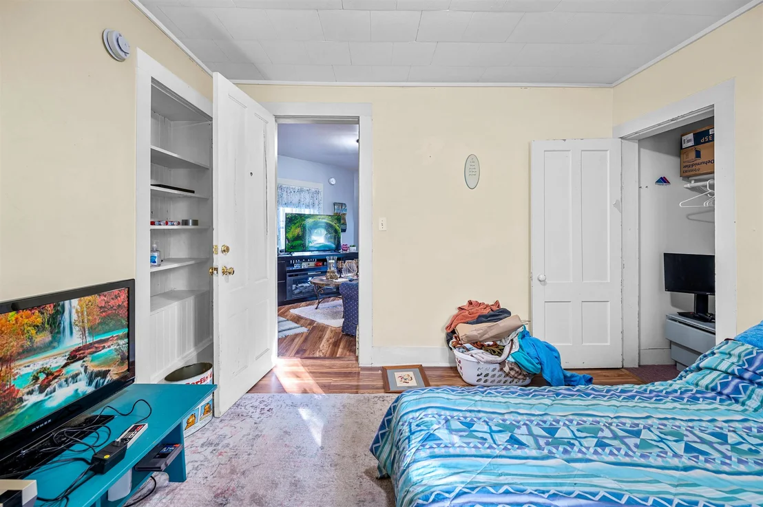 Photo of 21 River Road W