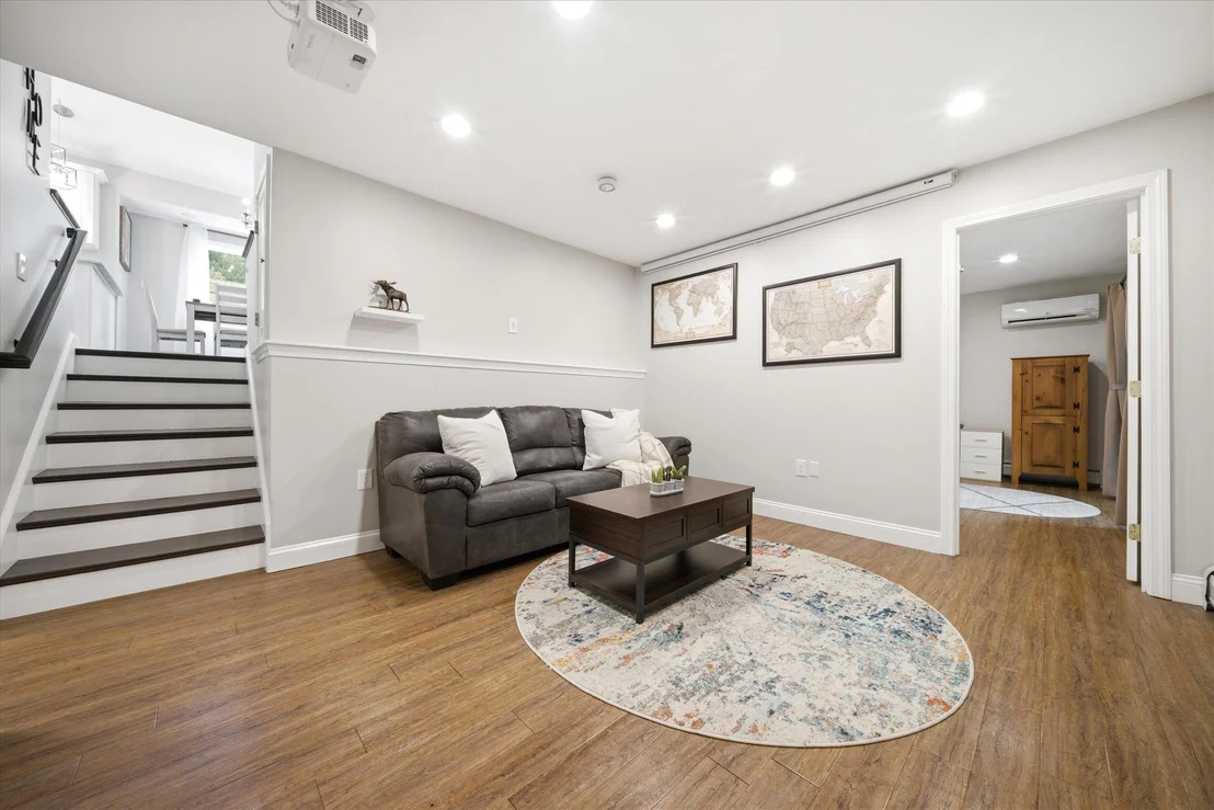 Photo of 107 Hackett Hill