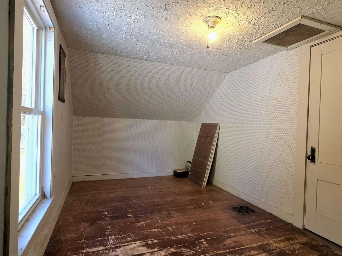 Photo of 360 Pond Hill