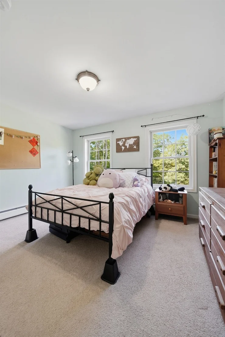 Photo of 298 Stocker Pond