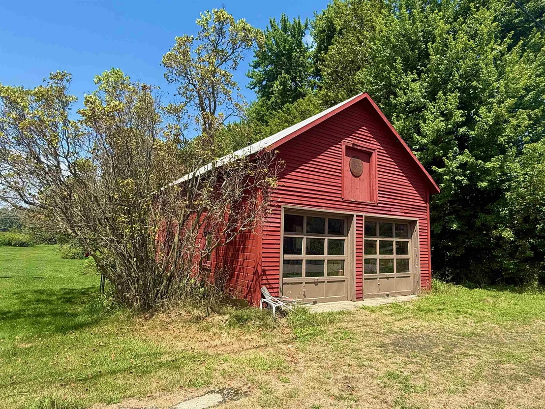 Photo of 2340 Panton