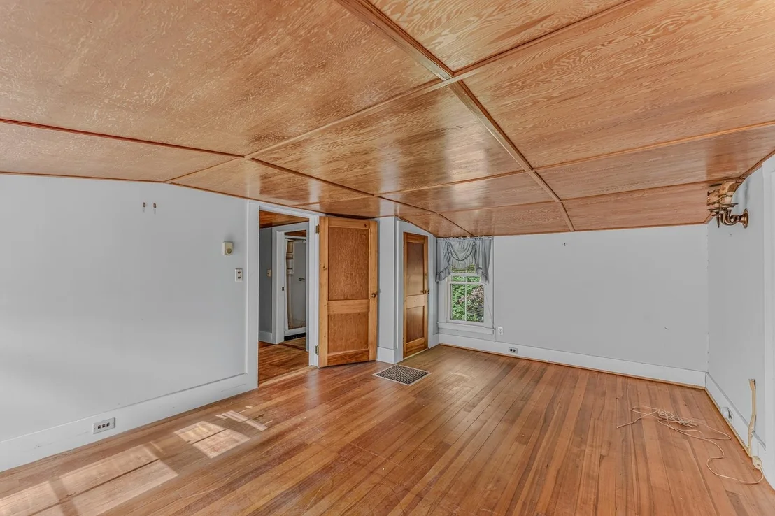 Photo of 1479 Main