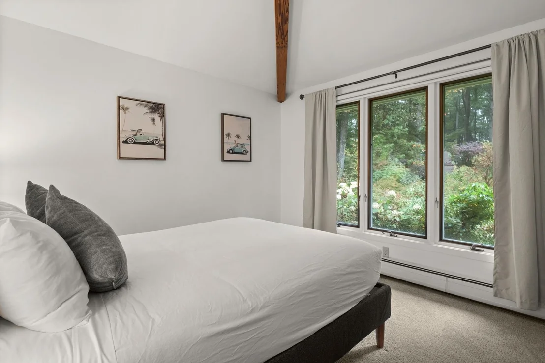 Photo of 835 Alpine View