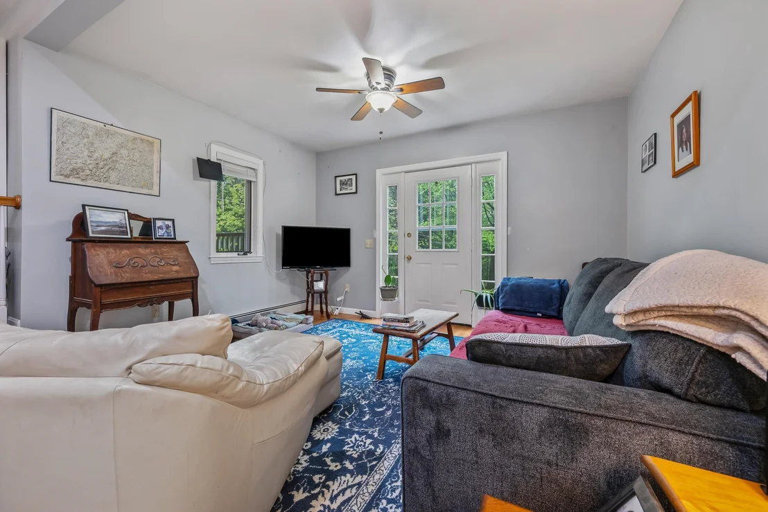 Photo of 100 Colonial