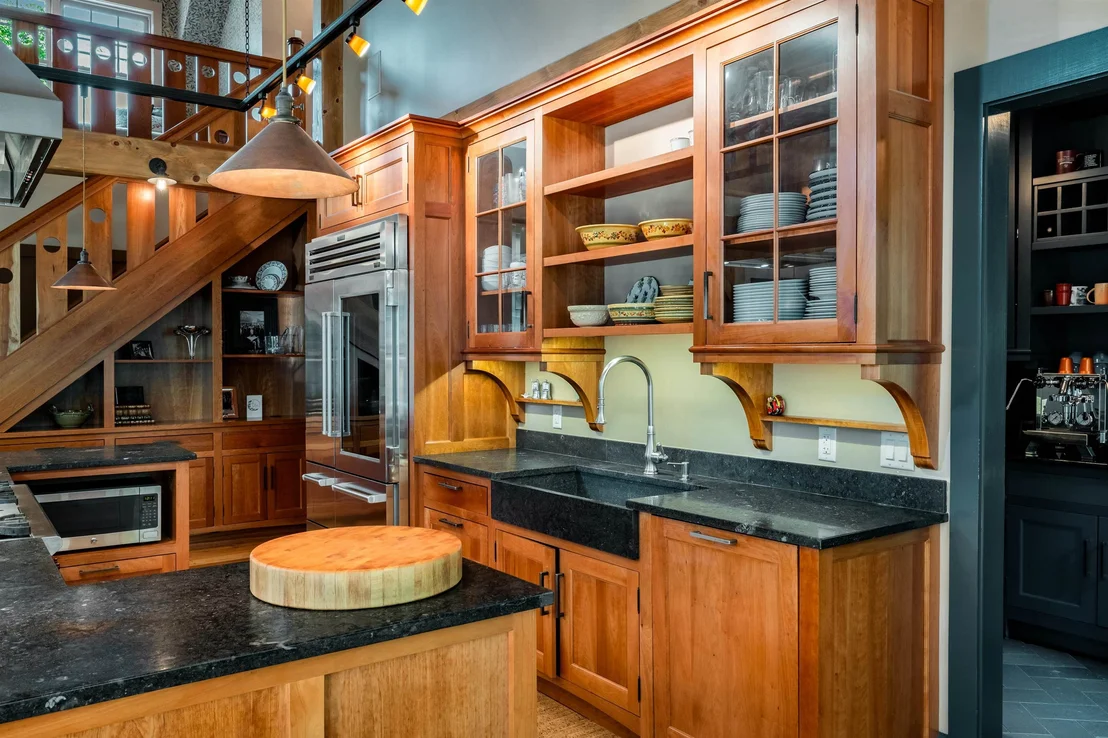 Photo of 422 Shagbark