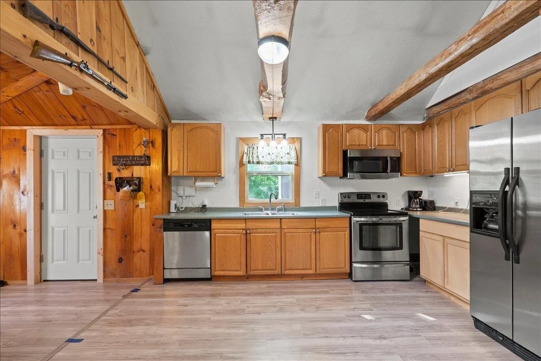 Photo of 3058 Perley