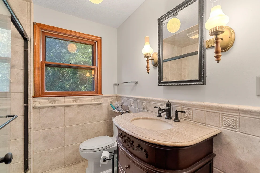 Photo of 34 Sharon