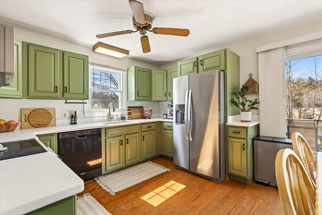 Photo of 681 Colonial
