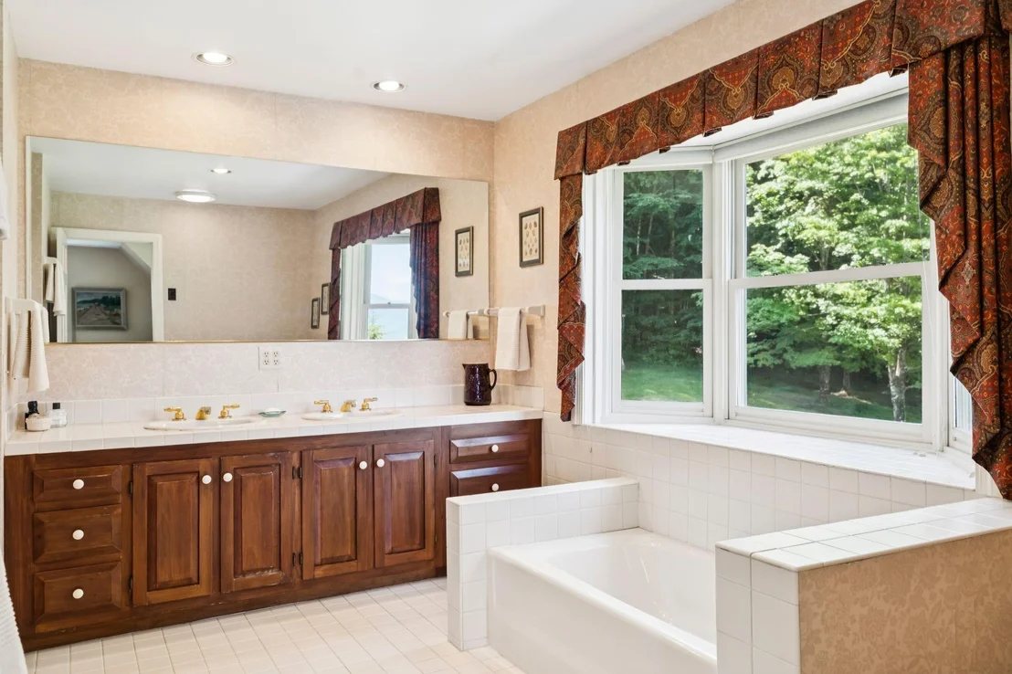 Photo of 600 Taber Ridge
