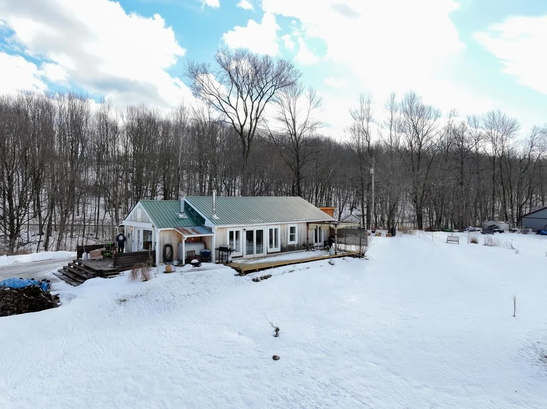 Photo of 2882 Perley