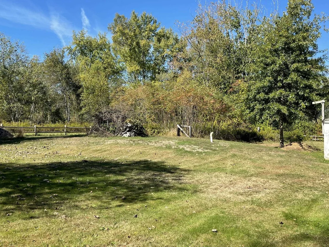 Photo of 19 Back Ashuelot