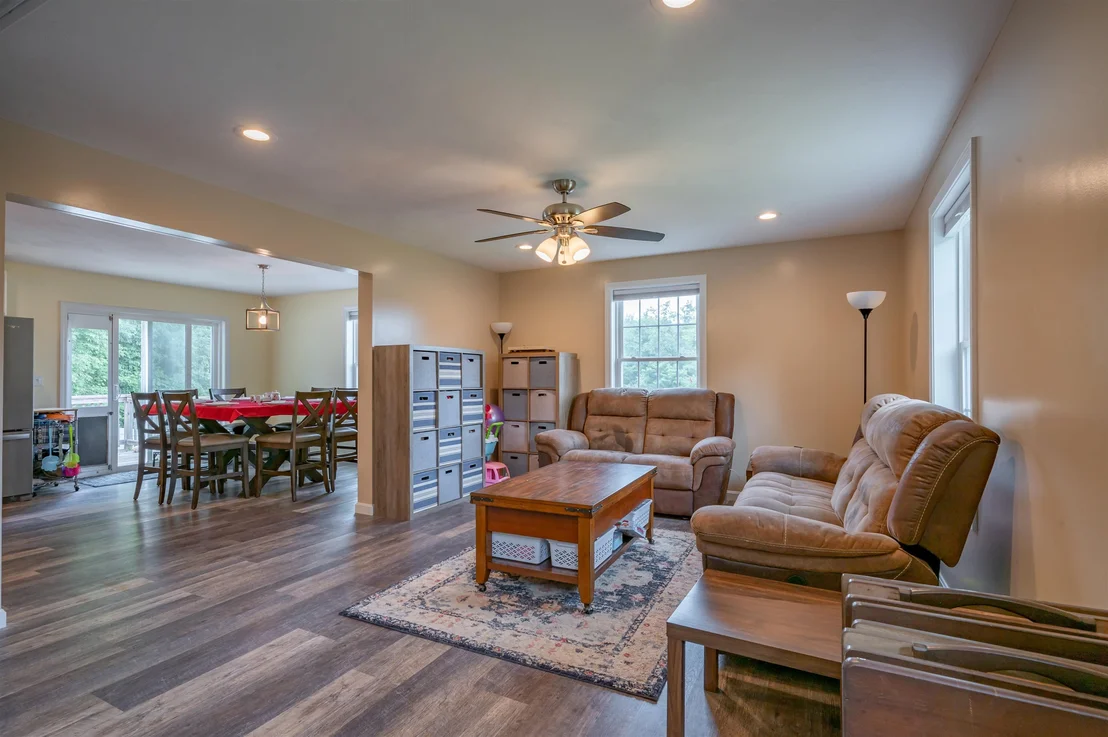 Photo of 885 Mason