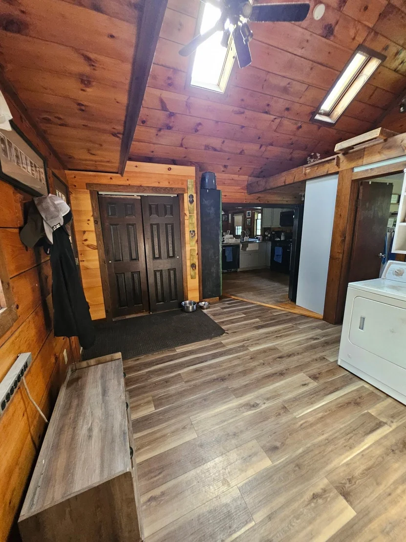 Photo of 731 Howard Hill