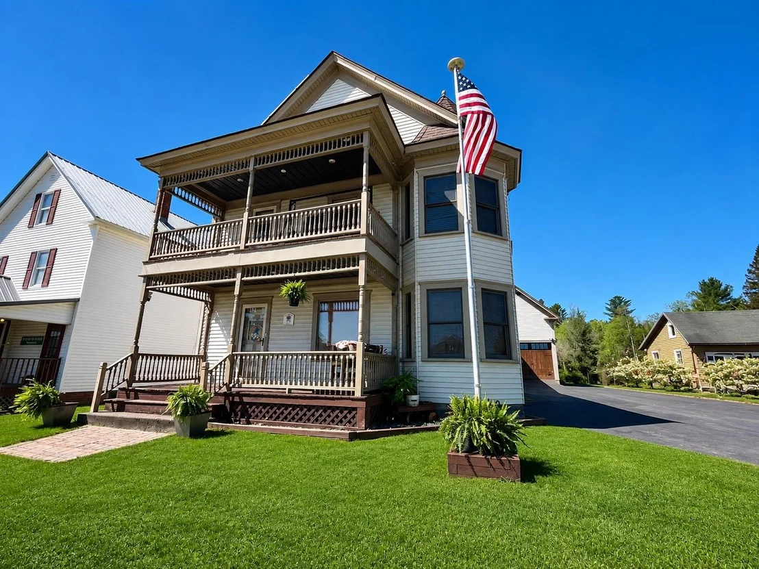 Photo of 735 Milan
