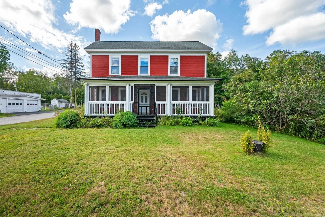 Photo of 2069 Riverside